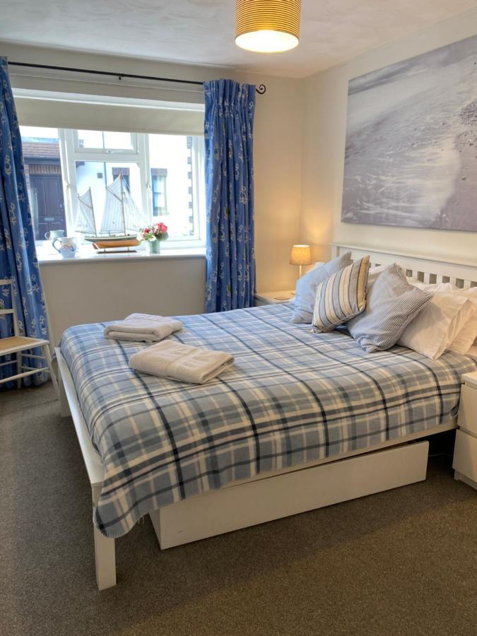 Trafalgar, Lovely Ground Floor Flat With Outside Patio Garden, Minutes Walk To Seafront Seaview Eksteriør billede