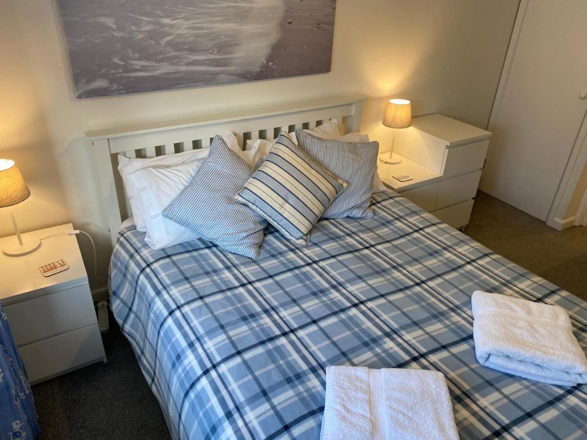 Trafalgar, Lovely Ground Floor Flat With Outside Patio Garden, Minutes Walk To Seafront Seaview Eksteriør billede